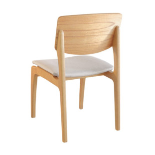 cadeira com encosto em madeira