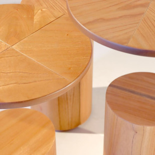 mesa lateral em madeira maciça